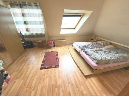 Das große Schlafzimmer - Dachgeschosswohnung in 45663 Recklinghausen mit 57m² kaufen