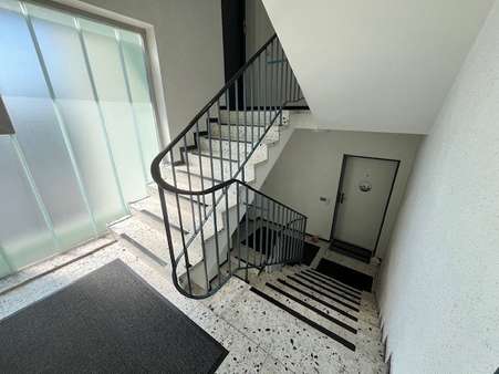 gepflegtes Treppenhaus gepflegtes Treppenhaus - Etagenwohnung in 46284 Dorsten mit 96m² kaufen