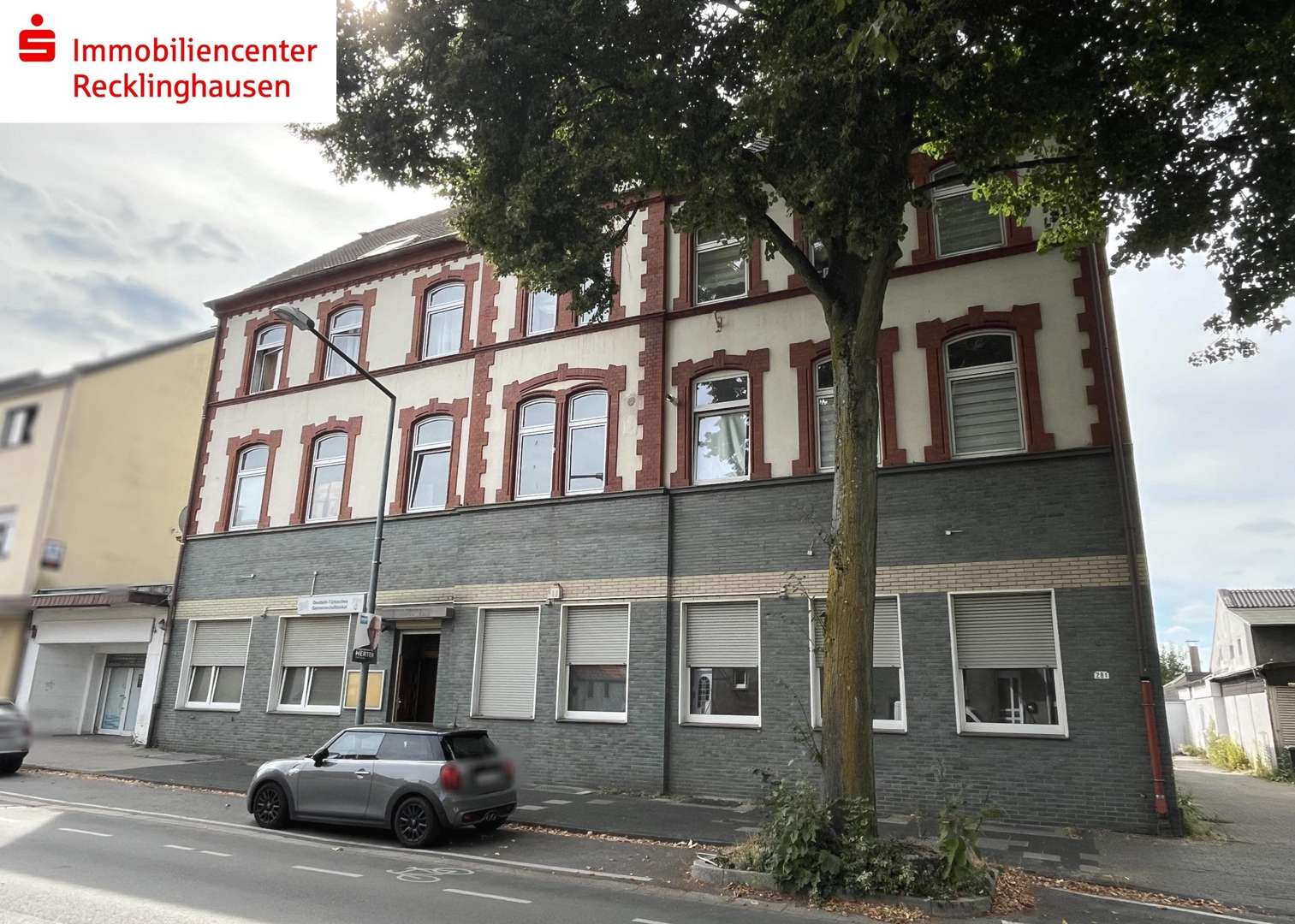 Die Straßenansicht Die Straßenansicht - Mehrfamilienhaus in 45701 Herten mit 362m² kaufen