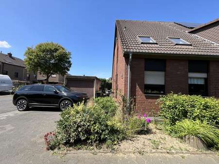 Seiten Ansicht - Doppelhaushälfte in 45739 Oer-Erkenschwick mit 115m² kaufen