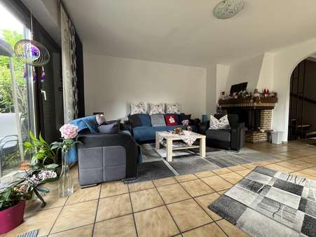 Wohnzimmer Blick 1 - Doppelhaushälfte in 45739 Oer-Erkenschwick mit 115m² kaufen