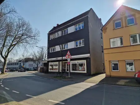 KAPITALANLAGE - Wohn- u. Geschäftshaus mit Garagen