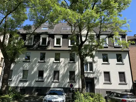 Ein seltenes Juwel über den Dächern der Stadt 
Maisonette-Eigentumswohnung mit 2 Balkonen & Gartenanteil in RE - Nord