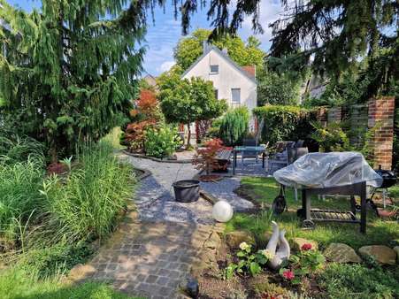 Blick aus dem Garten Blick aus dem Garten - Einfamilienhaus in 45663 Recklinghausen mit 178m² kaufen