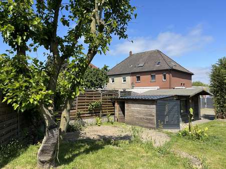 Schuppen im Garten - Doppelhaushälfte in 45739 Oer-Erkenschwick mit 113m² kaufen