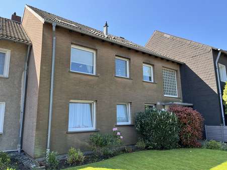 Straßenansicht Straßenansicht - Zweifamilienhaus in 45665 Recklinghausen mit 168m² kaufen