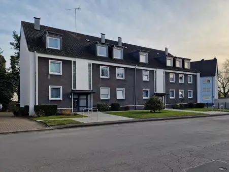 Tolle 4 1/2 Raum Eigentumswohnung (1.OG) mit Garage