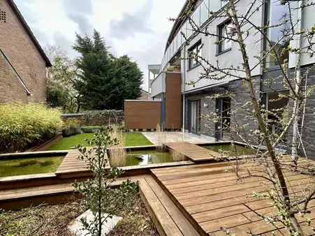 Maisonette mit schön angelegtem Garten und Tiefgaragenstellplatz