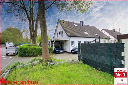 Ansicht Staße - Doppelhaushälfte in 44623 Herne mit 135m² kaufen