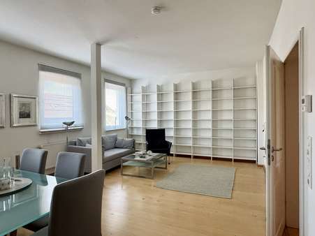 Wohnzimmer - Etagenwohnung in 44139 Dortmund mit 106m² kaufen