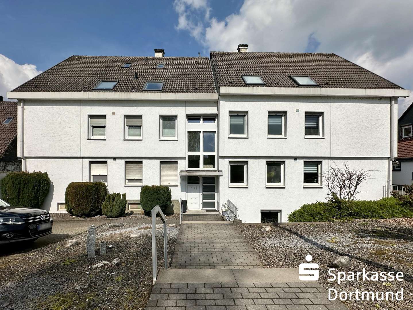 Hausansicht - Souterrain-Wohnung in 44289 Dortmund mit 88m² kaufen