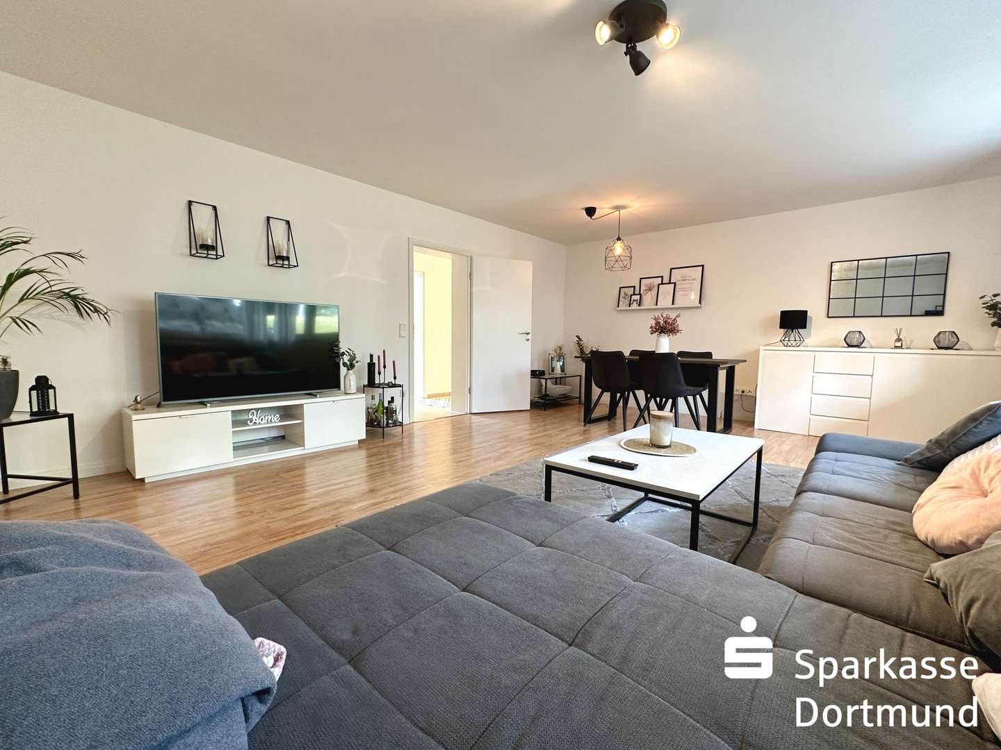 Wohnzimmer Ansicht II - Souterrain-Wohnung in 44289 Dortmund mit 88m² kaufen