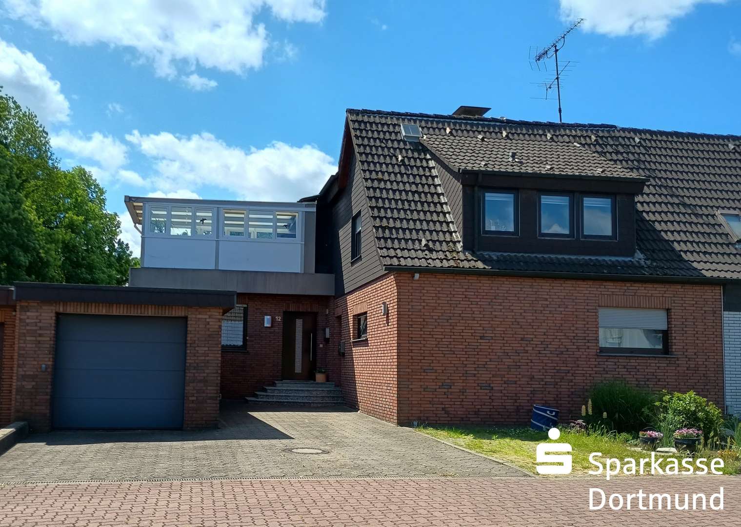 Außenansicht Außenansicht - Erdgeschosswohnung in 44579 Castrop-Rauxel mit 106m² kaufen