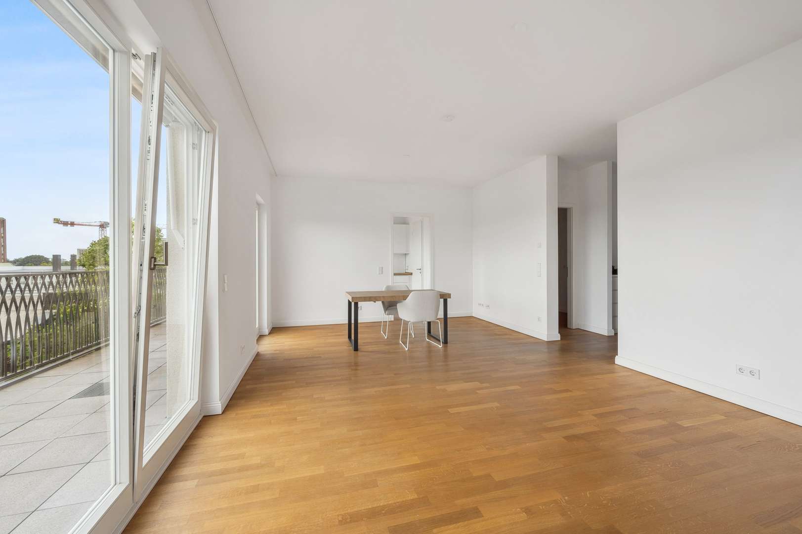 Wohnzimmer Perspektive I - Terrassen-Wohnung in 40549 Düsseldorf mit 127m² kaufen