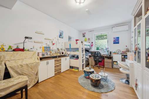Kinderzimmer - Maisonette-Wohnung in 40549 Düsseldorf mit 189m² kaufen