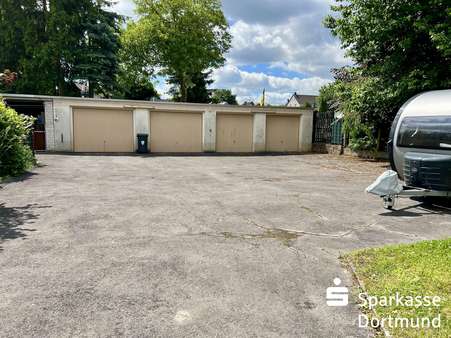 4 Garagen und überdachter Stellplatz + Hoffläche - Mehrfamilienhaus in 44319 Dortmund mit 285m² kaufen
