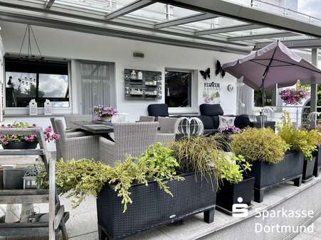 Großzügige, überdachte Terrasse - Erdgeschosswohnung - Mehrfamilienhaus in 44319 Dortmund mit 285m² kaufen