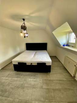 Schlafzimmer Dachgeschoss - Zweifamilienhaus in 44579 Castrop-Rauxel mit 120m² kaufen