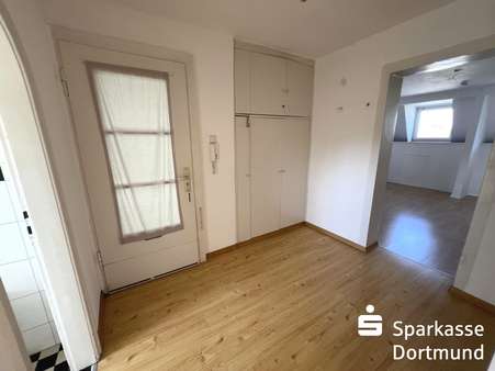 Flur Flur - Dachgeschosswohnung in 44137 Dortmund mit 63m² kaufen