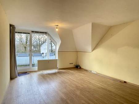 Wohnzimmer - Dachgeschosswohnung in 58300 Wetter mit 66m² kaufen