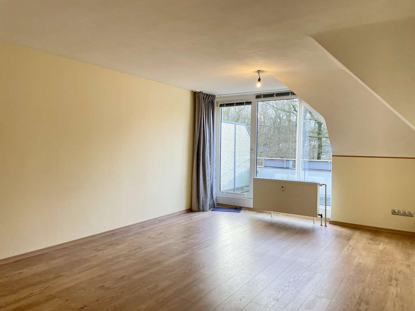 Wohnzimmer - Dachgeschosswohnung in 58300 Wetter mit 66m² kaufen