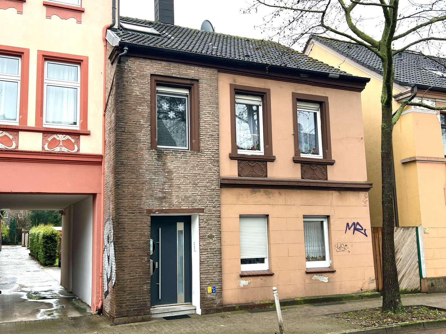 Straßenansicht - Zweifamilienhaus in 44388 Dortmund mit 142m² günstig kaufen
