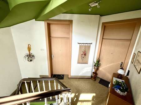 Hausflur 1.OG - Wohn- / Geschäftshaus in 58239 Schwerte mit 637m² als Kapitalanlage kaufen