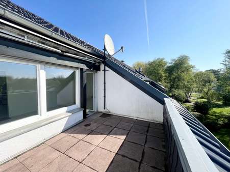 Loggia - Dachgeschosswohnung in 44319 Dortmund mit 86m² kaufen