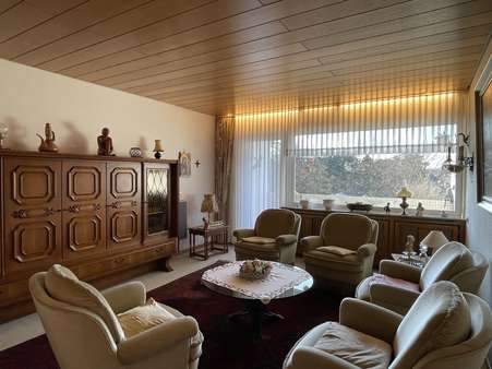 Wohnzimmer mit Zugang zur Loggia - Etagenwohnung in 44139 Dortmund mit 85m² kaufen