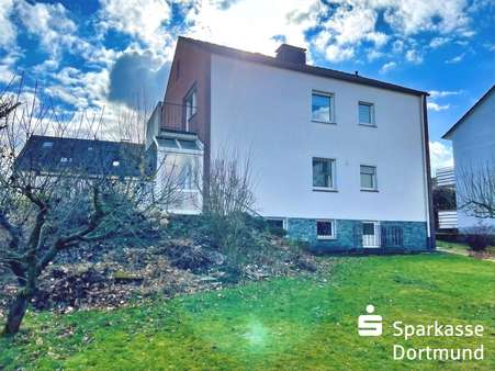 Gartenansicht - Zweifamilienhaus in 44289 Dortmund mit 128m² kaufen