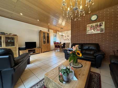 Wohnzimmer mit Essecke Wohnzimmer mit Essecke - Reihenmittelhaus in 59192 Bergkamen mit 96m² kaufen