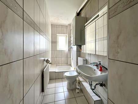 Badezimmer Badezimmer - Etagenwohnung in 44143 Dortmund mit 101m² kaufen