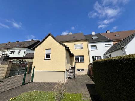 Rückansicht Rückansicht - Reihenendhaus in 44329 Dortmund mit 117m² kaufen