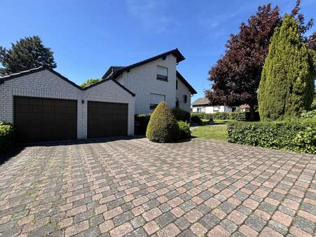 Garageneinfahrt - Mehrfamilienhaus in 59519 Möhnesee mit 231m² kaufen