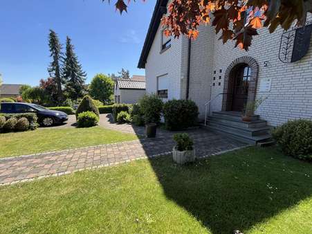 Hauseingang - Mehrfamilienhaus in 59519 Möhnesee mit 231m² kaufen