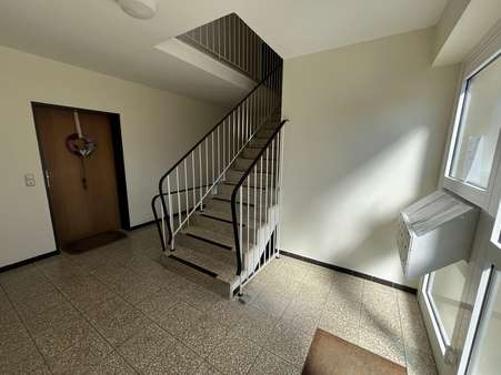 Treppenhaus - Etagenwohnung in 59368 Werne mit 80m² kaufen