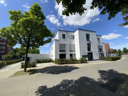 Eingangsbereich mit Garagenzufahrt - Penthouse-Wohnung in 44534 Lünen mit 87m² kaufen