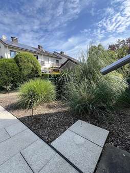 Vorgarten Vorgarten - Reihenmittelhaus in 59427 Unna mit 108m² kaufen