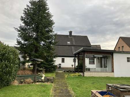 Ansicht Rückseite - Einfamilienhaus in 44319 Dortmund mit 129m² kaufen