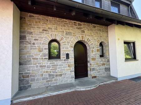 Eingangsbereich - Zweifamilienhaus in 58638 Iserlohn mit 185m² kaufen