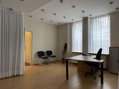 Bürofläche im Erdgeschoss - Bürohaus in 58636 Iserlohn mit 550m² kaufen