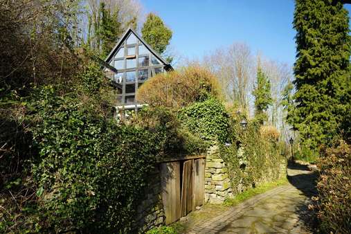 Ansicht von Zufahrtsstraße - Einfamilienhaus in 58638 Iserlohn mit 134m² kaufen