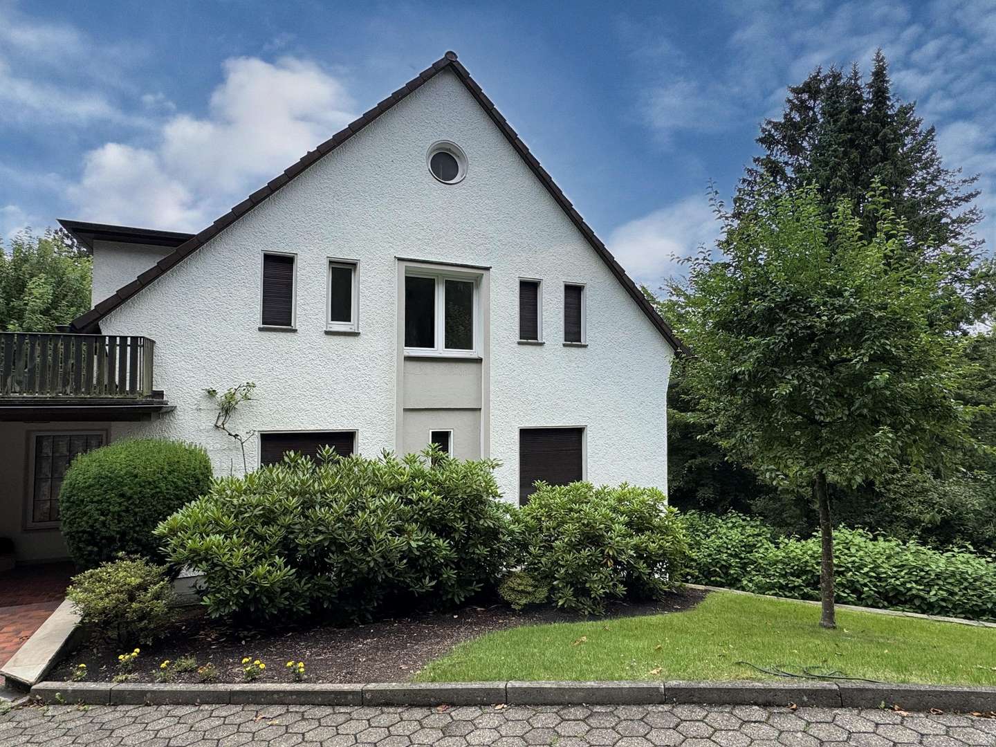 Eingangsansicht - Zweifamilienhaus in 58644 Iserlohn mit 280m² kaufen