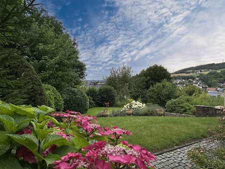 Garten - Zweifamilienhaus in 58644 Iserlohn mit 280m² kaufen