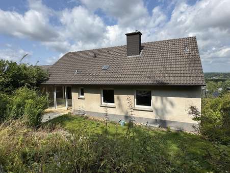 Ansicht von der Gartenseite Ansicht von der Gartenseite - Einfamilienhaus in 58640 Iserlohn mit 156m² kaufen