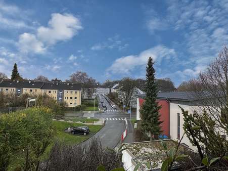 Blick vom Balkon - Etagenwohnung in 58636 Iserlohn mit 89m² kaufen
