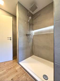 Badezimmer - Dachgeschosswohnung in 58675 Hemer mit 81m² kaufen