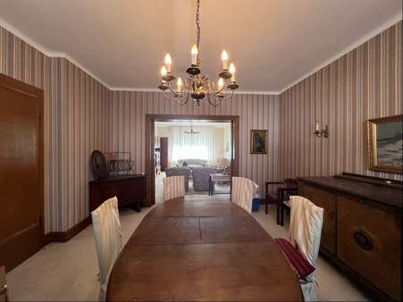 Wohn-/Esszimmer Wohn-/Esszimmer - Einfamilienhaus in 58706 Menden mit 220m² kaufen