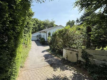 Einfahrt Einfahrt - Einfamilienhaus in 58708 Menden mit 140m² kaufen