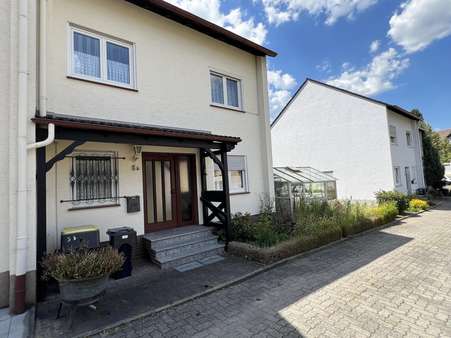 Außenansicht Außenansicht - Doppelhaushälfte in 58675 Hemer mit 130m² kaufen